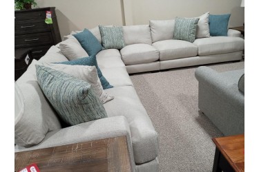 4 Piece Sectional w/ Chaise